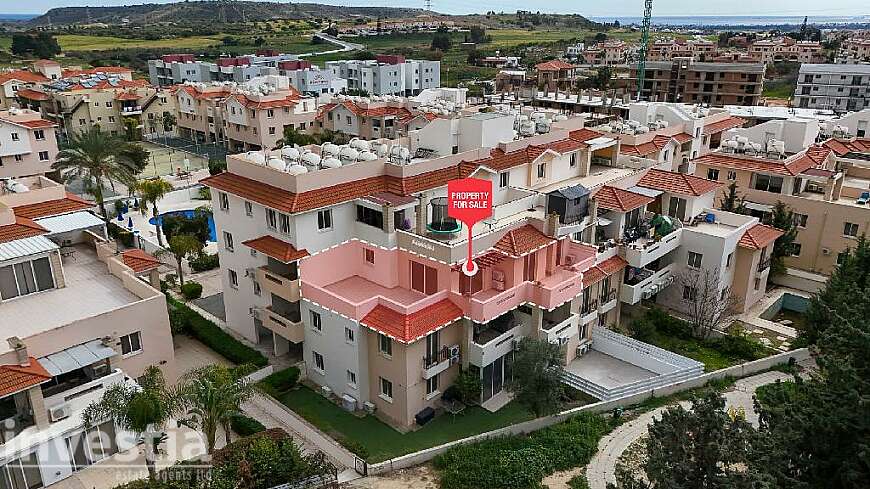 2 bdrm top floor apartment for sale/Pyla