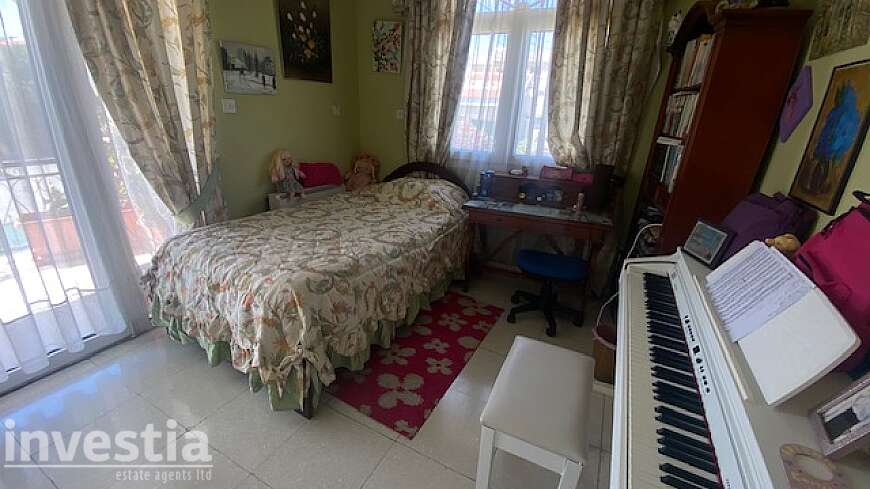 4 bdrm house for rent/Oroclini