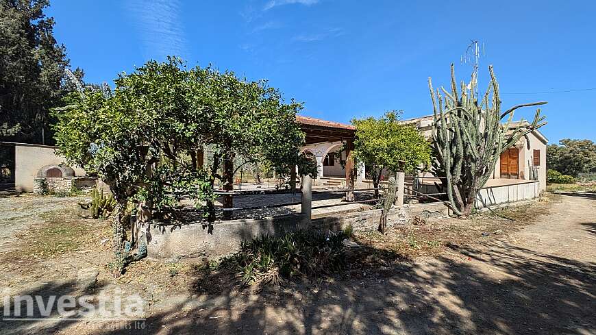 Charming Countryside Home For Sale on a Spacious Plot in Psevdas, Larnaca