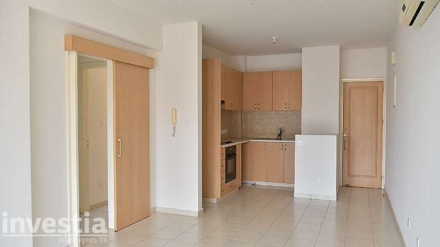2 bdrm flat for sale/Port area