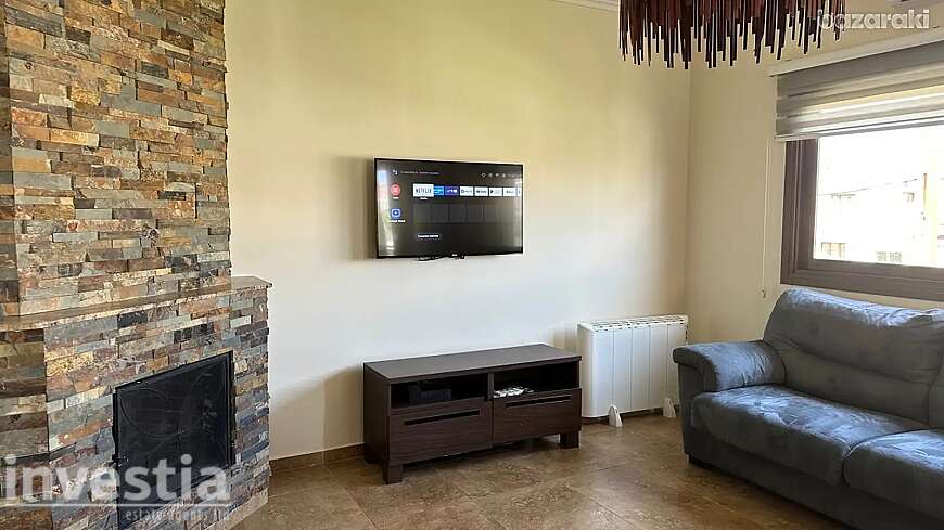 3 bdrm upstairs house for rent/Kamares