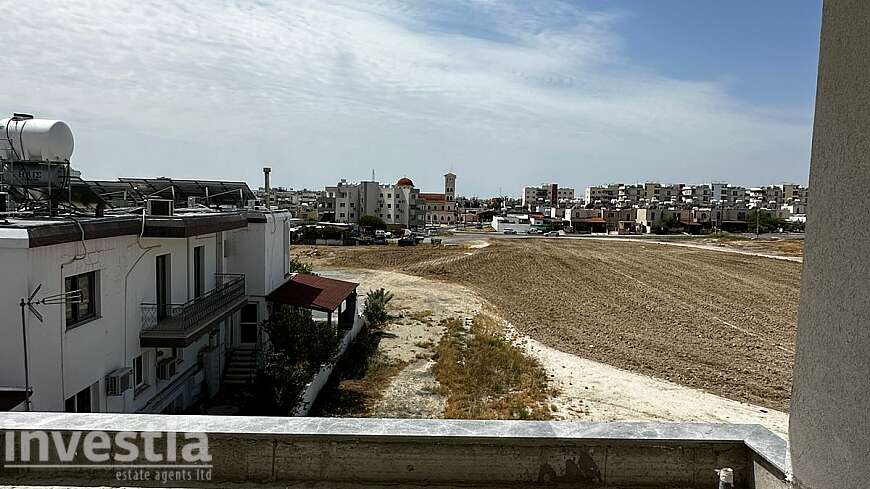 2 bdrm top floor apartment for sale/Larnaca