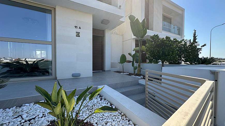 4 bdrm house for sale/Dhekelia Road