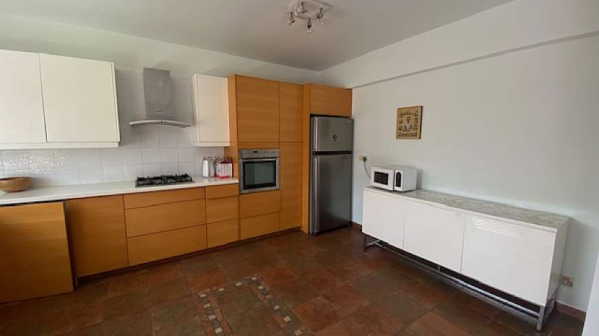 3 bdrm apartment for rent/Larnaca centre