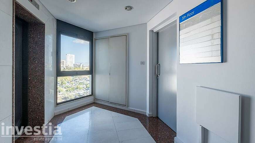 Office on the 5th floor in Agioi Omologites, Nicosia
