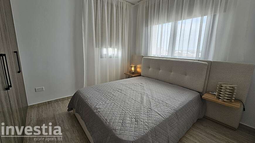3 bdrm penthouse apartment for rent/Livadhia
