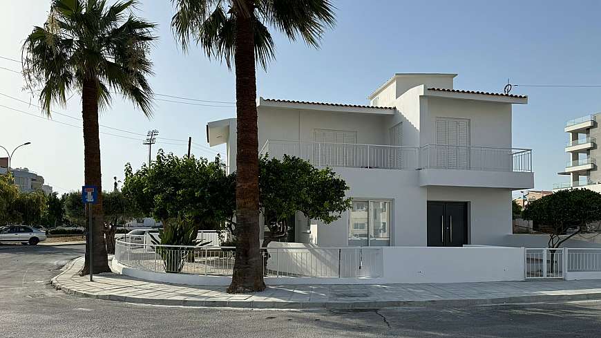 Four bedroom House for Sale in Larnaca Centre