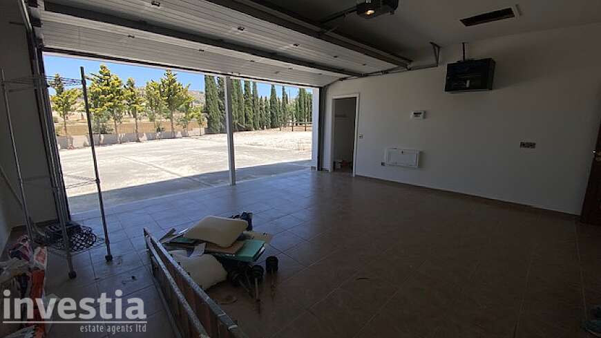 5 bdrm villa for rent/Pyla