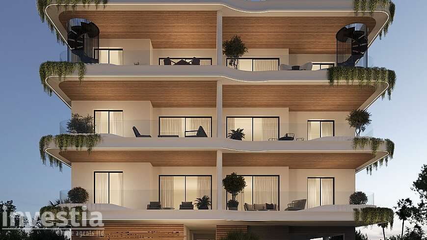 2 bdrm top floor flats for sale/Krassas area