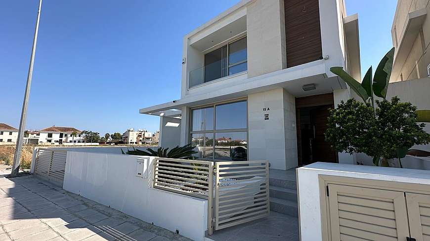 4 bdrm house for sale/Dhekelia Road