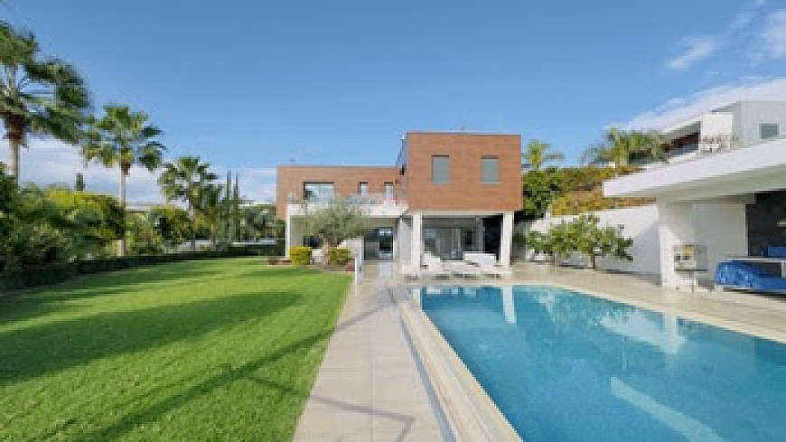 6 bdrm villa for sale/Limassol