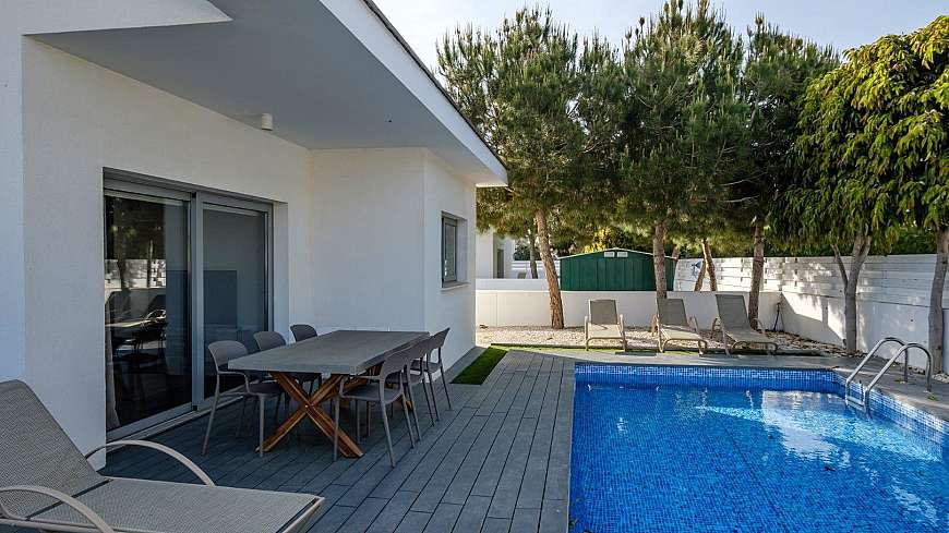 2 bdrm villas/Pervolia