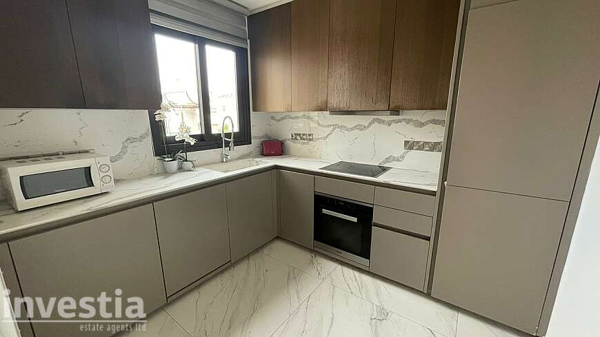 2 bdrm penthouse for sale/Larnaca centre