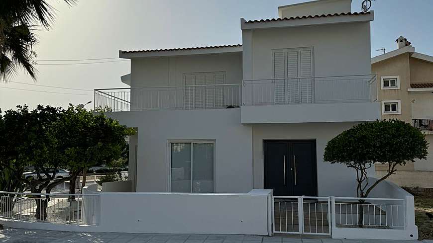 Four bedroom House for Sale in Larnaca Centre