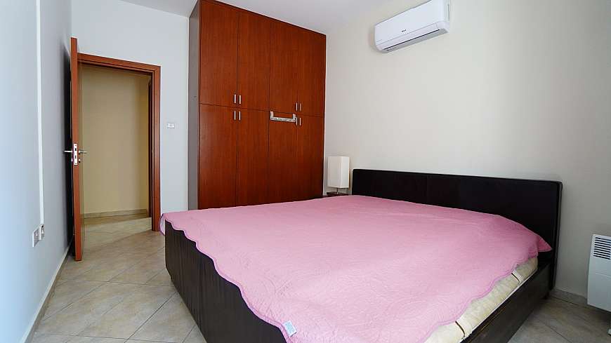 2 bdrm flat for sale/Off Griva Dhigheni