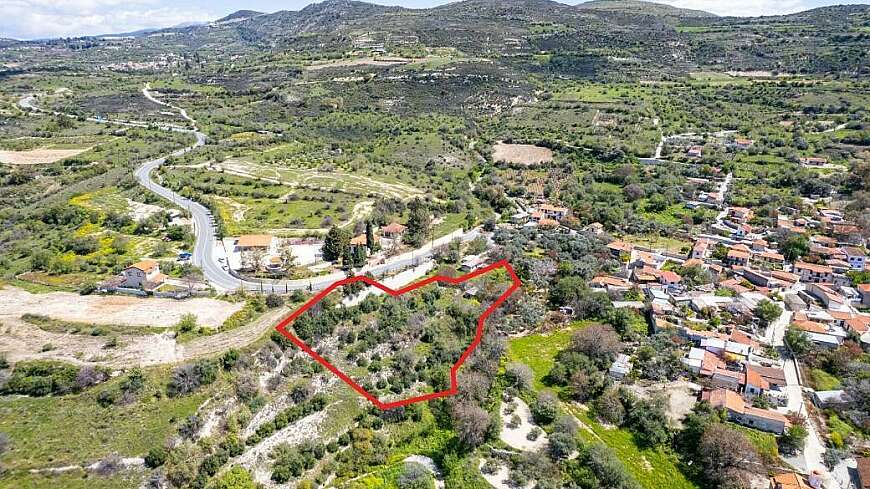 Shared residential field in Kedares, Paphos