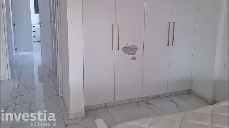 2 bdrm apt/center