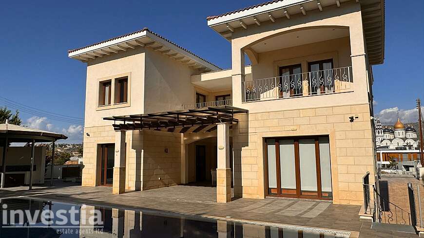 Three-Level Villa For Sale in Kalogiroi Area, Limassol