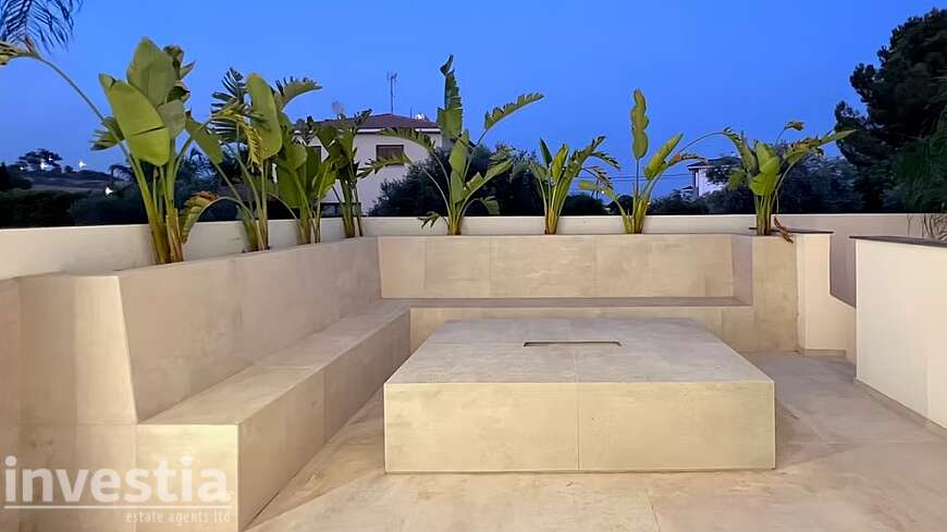 7 Bdrm house /Nicosia