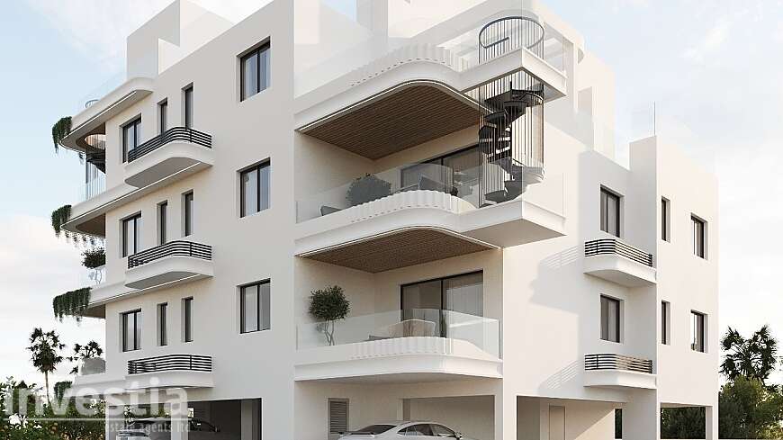 2 bdrm top floor flats for sale/Krassas area