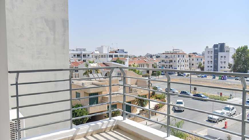 1 bdrm flat for sale/Limassol road