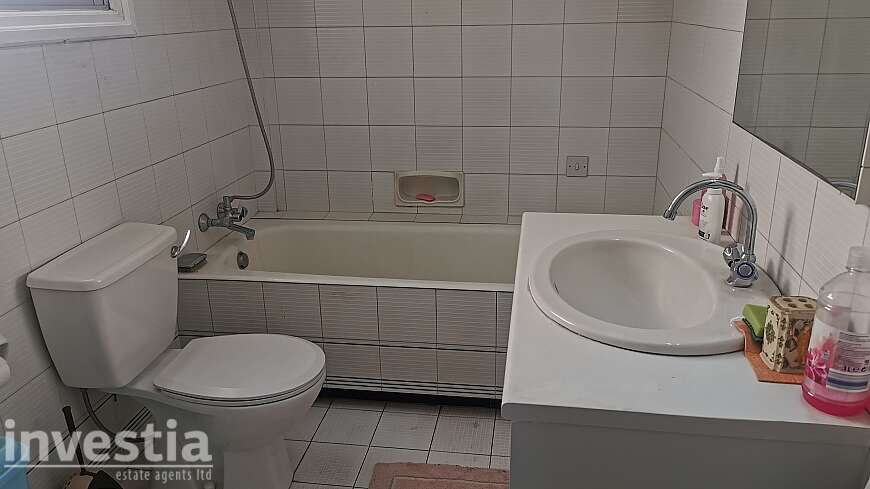 2 bdrm apt/center