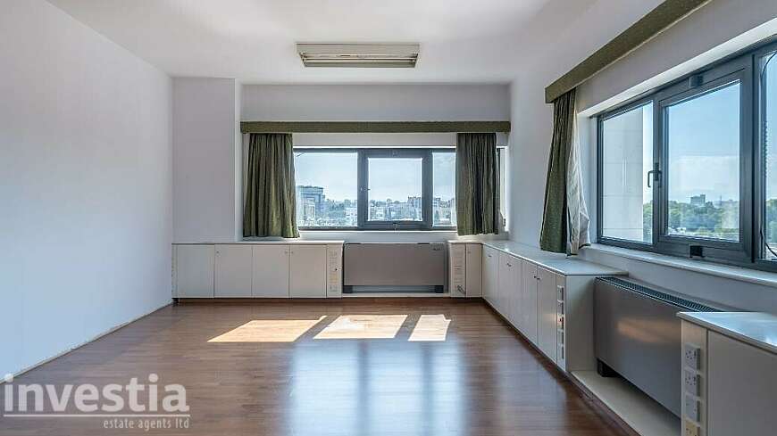 Office on the 6th floor in Agioi Omologites, Nicosia