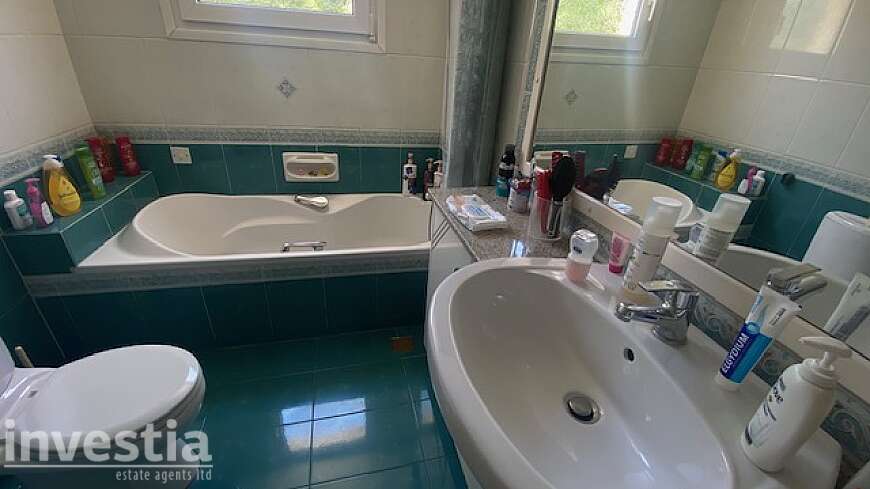 4 bdrm house for rent/Oroclini