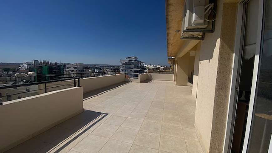 3 bdrm penthouse for rent/Dhrosia