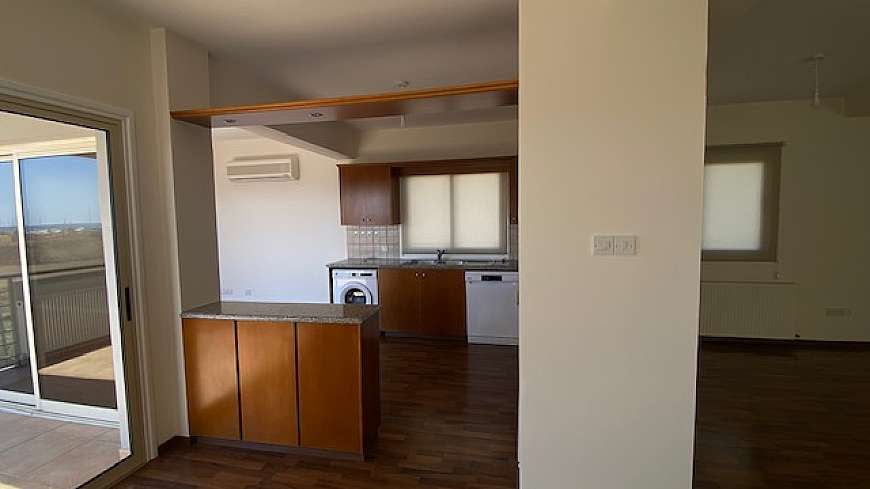 3 bdrm apartment for rent/Port area