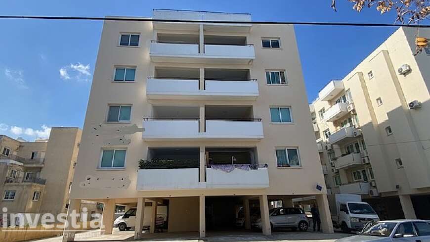 2 bdrm flat for rent/Port area