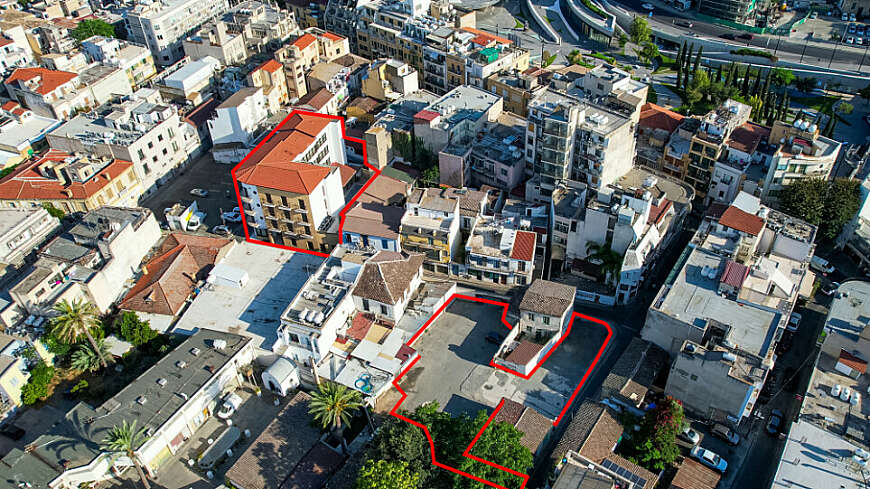 Royiatiko hotel and 3 plots in Nicosia Old Town