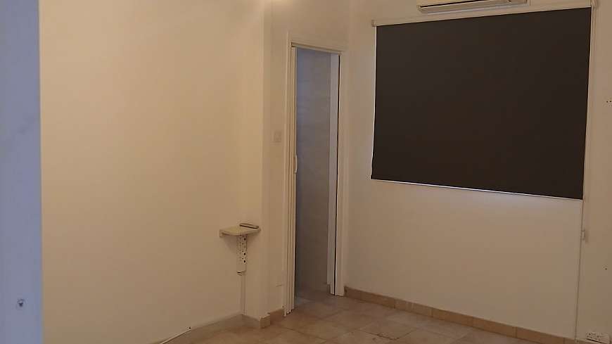 Showroom with studio at the back/Limassol road