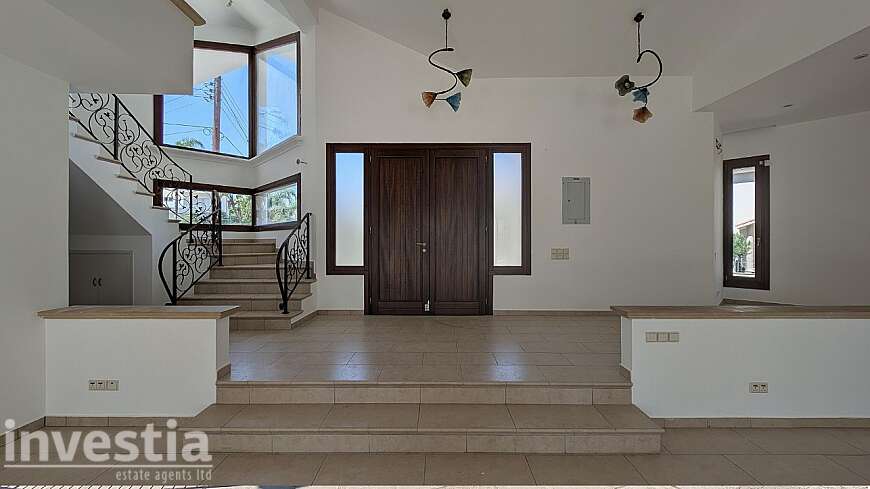 5 bdrm house/Krassas area