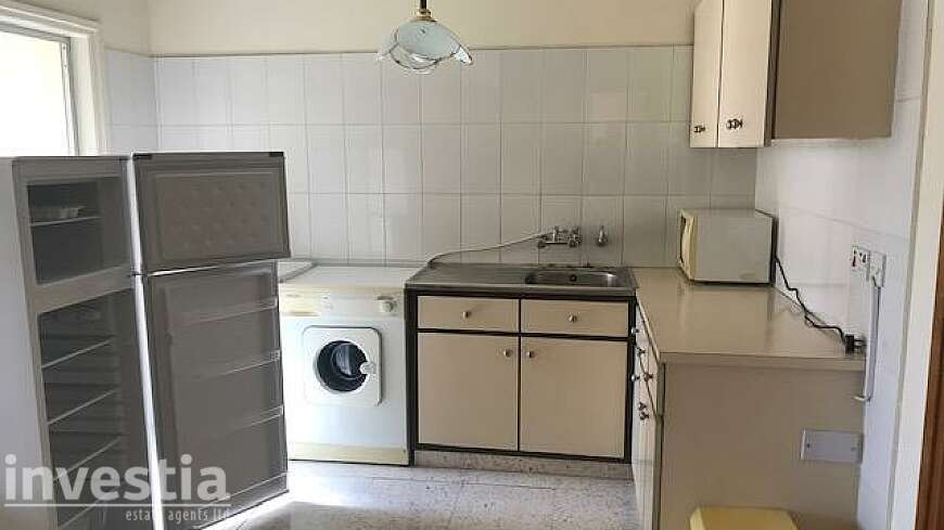 1 bdrm apartment/Land Registry area