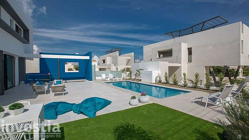 3 bdrm houses for sale/Protaras