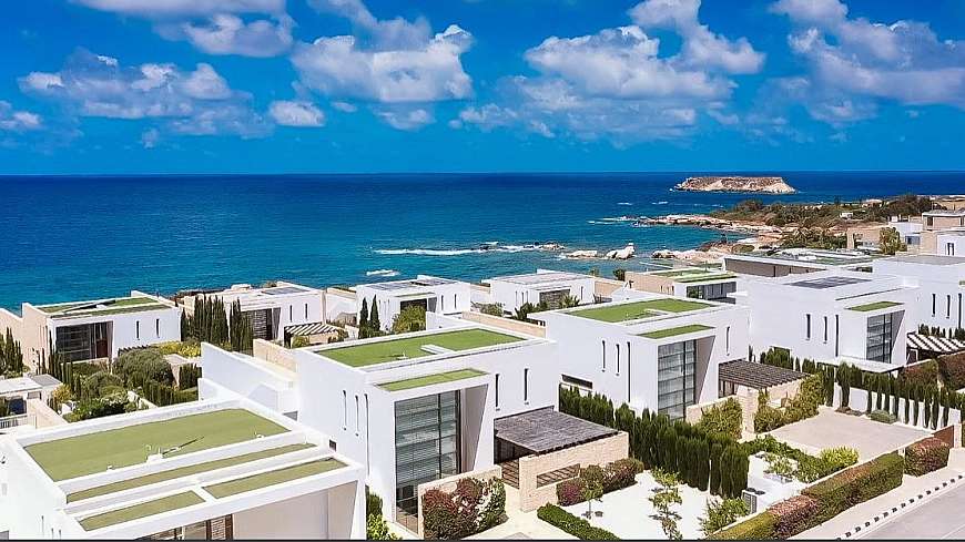 6 bdrm seafront  house/Paphos