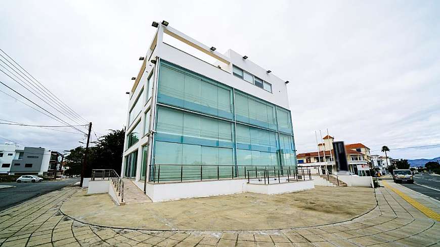 Mixed-use building in Egkomi, Nicosia
