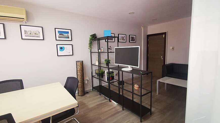 3 bdrm apt/center