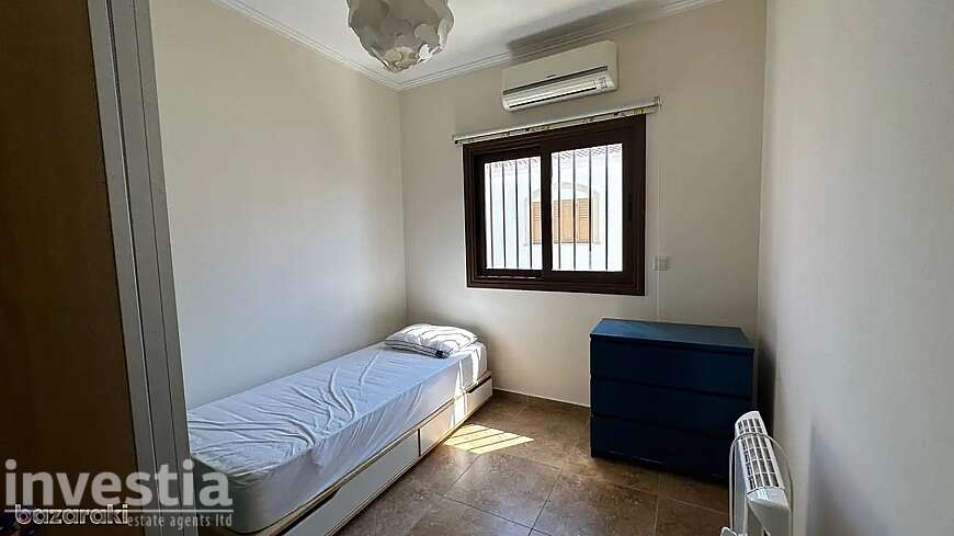 3 bdrm upstairs house for rent/Kamares