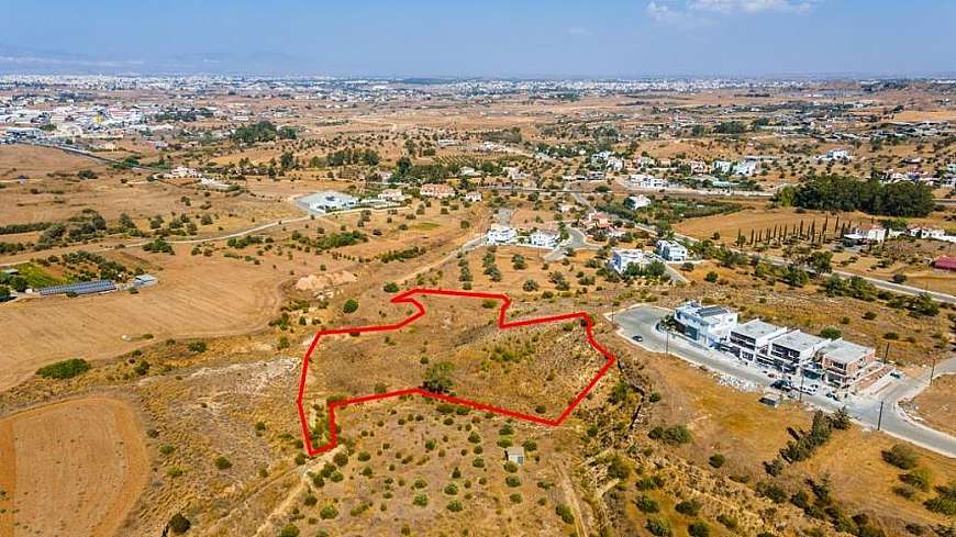 Field in Tseri, Nicosia