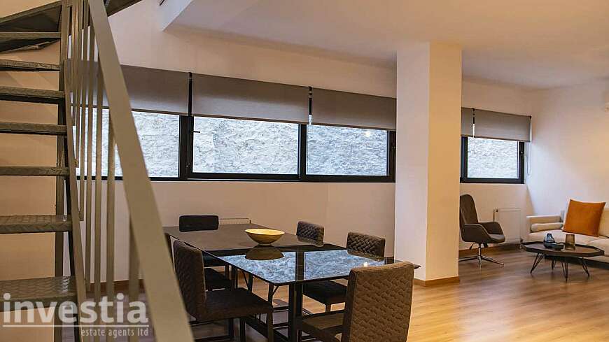 7 apartments plus a ground-floor cafeteria/restaurant for sale/Athens,Greece.