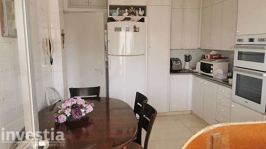 2 bdrm apt/center