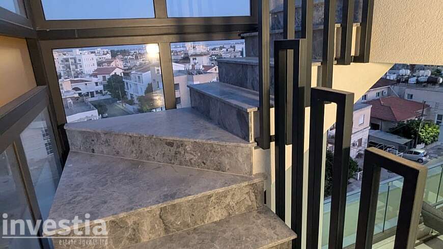 2 bdrm brand new penthouse/Dhrosia