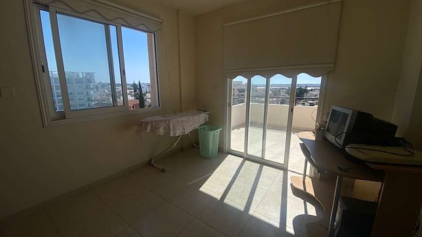 3 bdrm penthouse for rent/Dhrosia