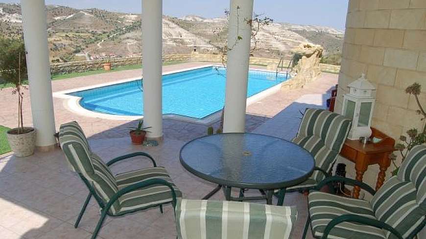 Detached house built on huge plot with swimming pool, right on the top of the mountains of Ayia Anna village.