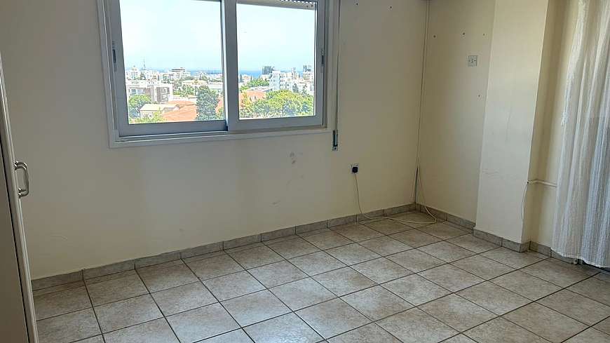 3 bdrm apt/A.Academy area