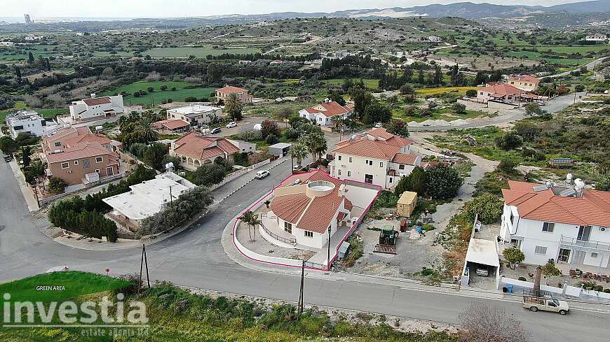 Charming Ground floor house with basement, in Maroni, Larnaca