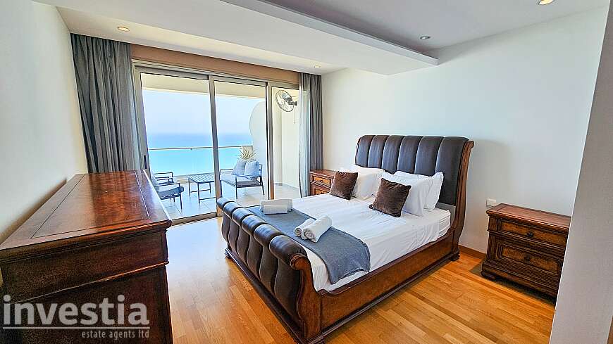 2 bdrm seafront penthouse/Finikoudes
