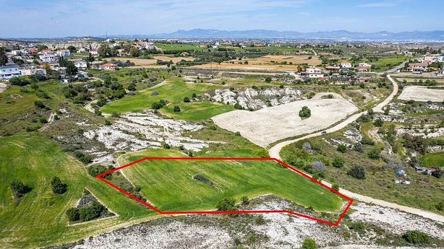 Residential field in Kampia, Nicosia